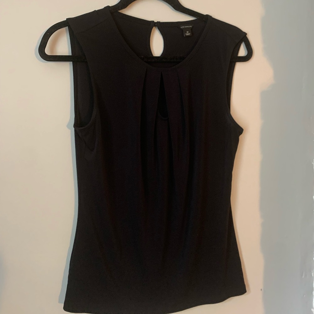 Black Keyhole sleeveless blouse